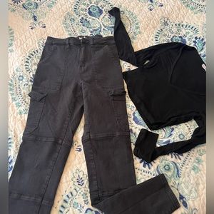 Stretch cargo pants, with pockets on the sides, black, size 3 .garage and top